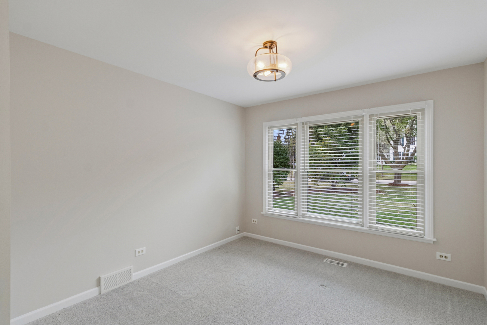 341 Fairway View Drive, Algonquin, IL 60102