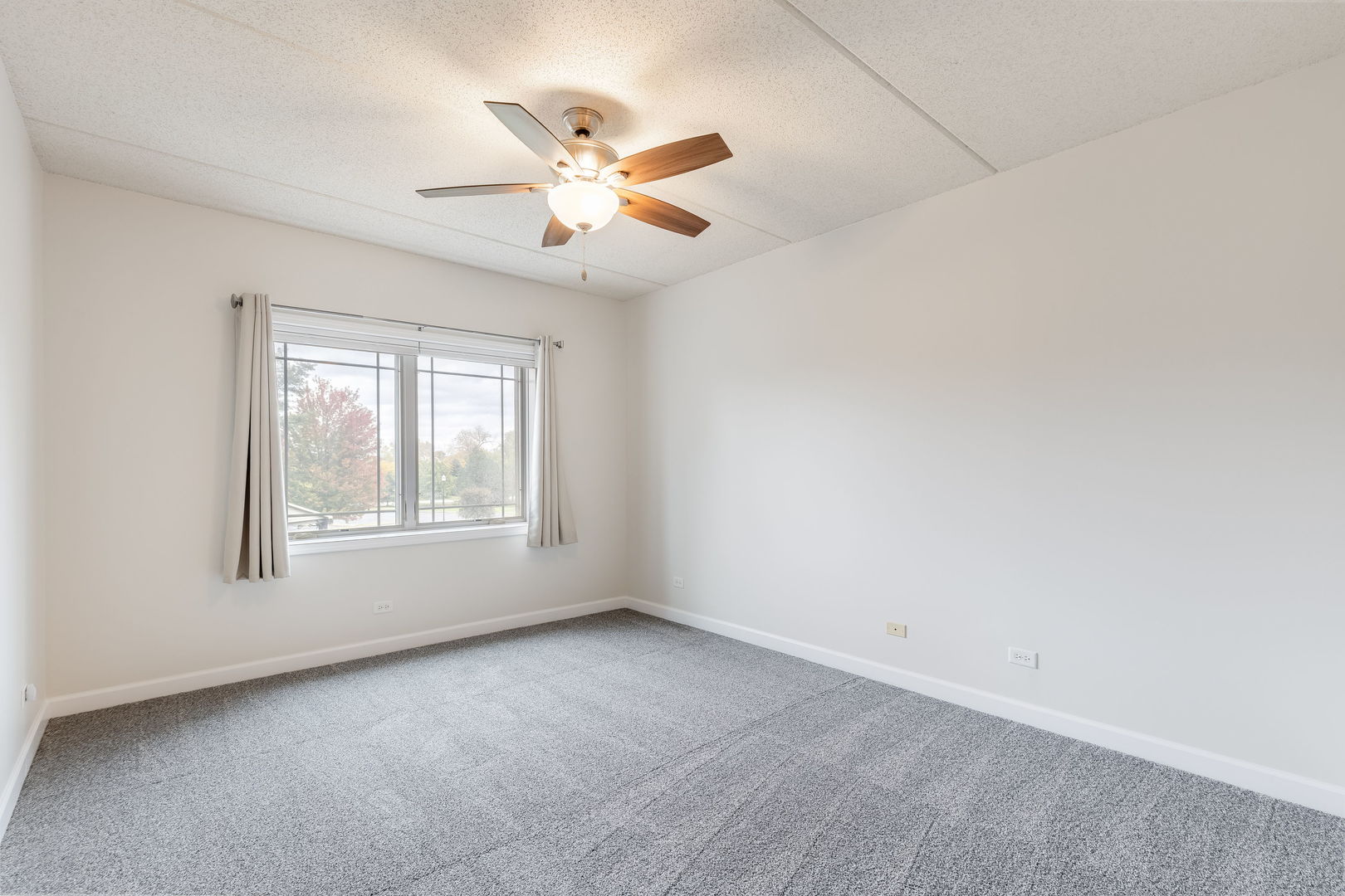 77 N Wolf Road #206, Northlake, IL 60164