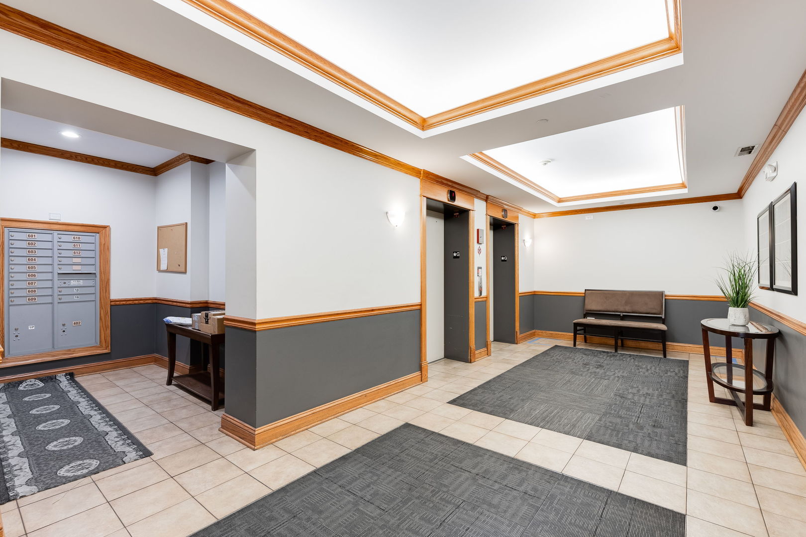 77 N Wolf Road #206, Northlake, IL 60164