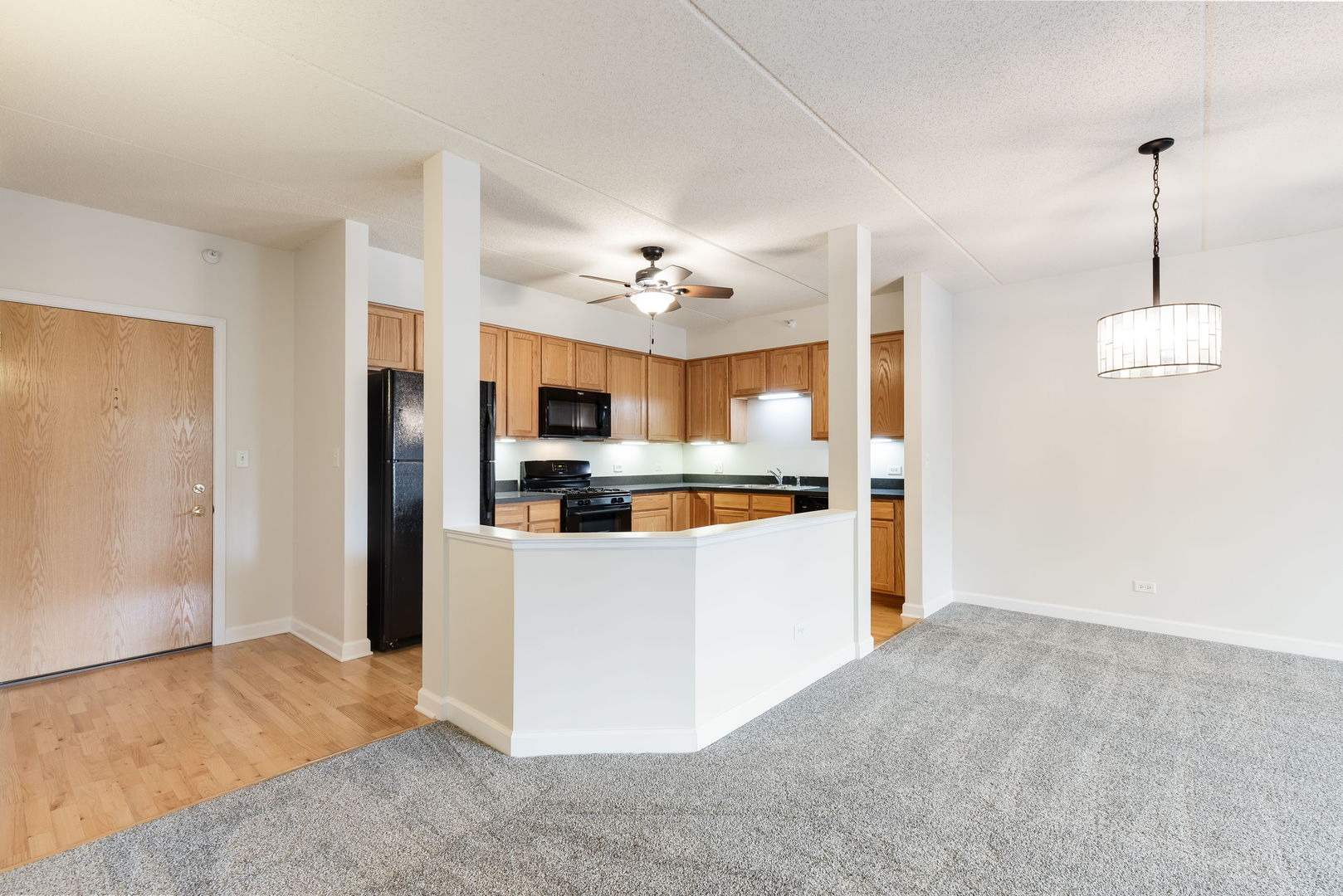 77 N Wolf Road #206, Northlake, IL 60164