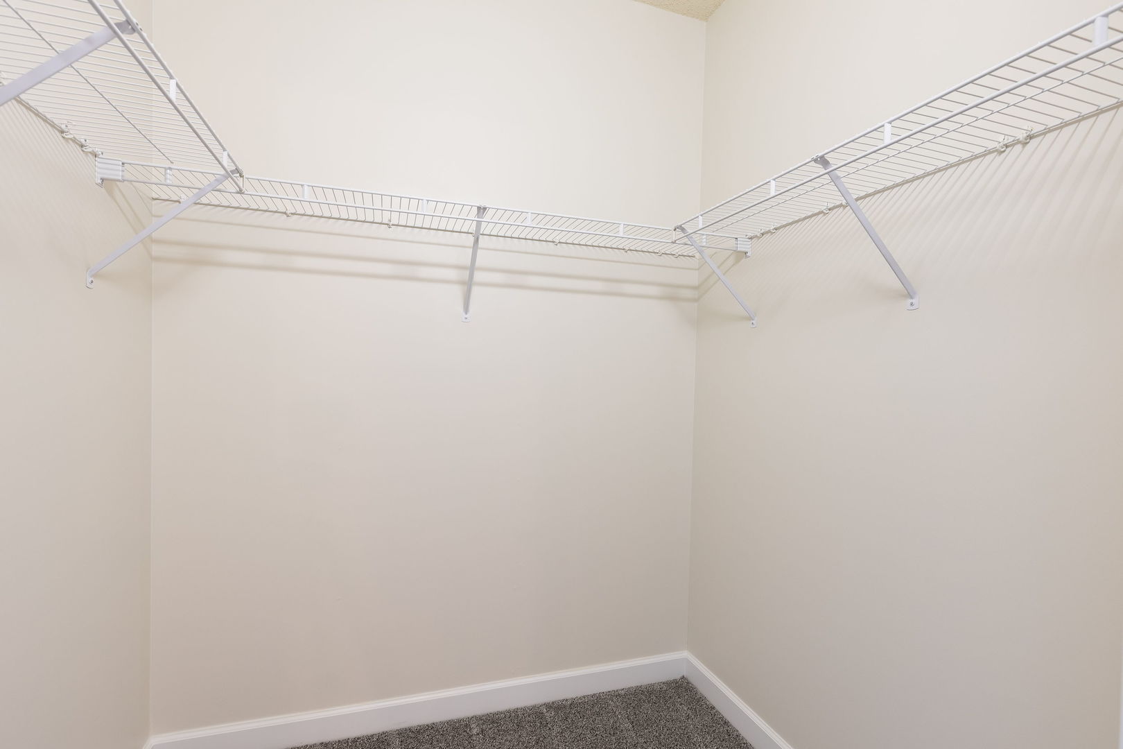 77 N Wolf Road #206, Northlake, IL 60164