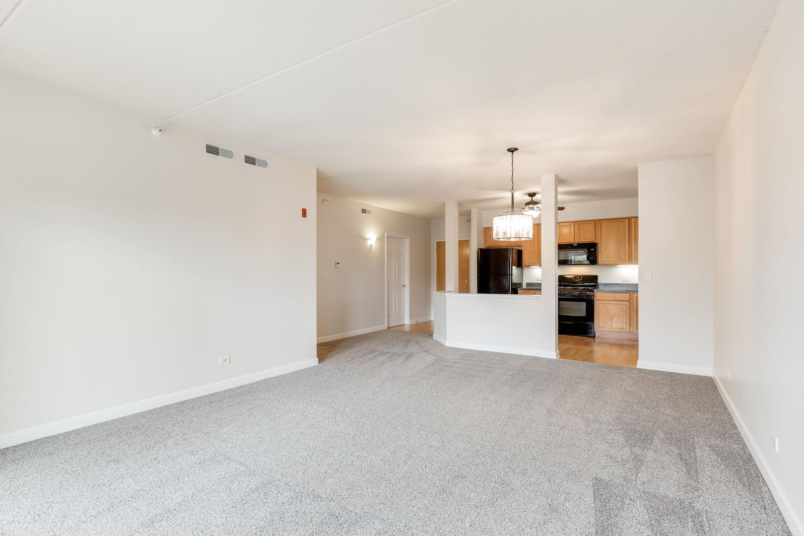 77 N Wolf Road #206, Northlake, IL 60164