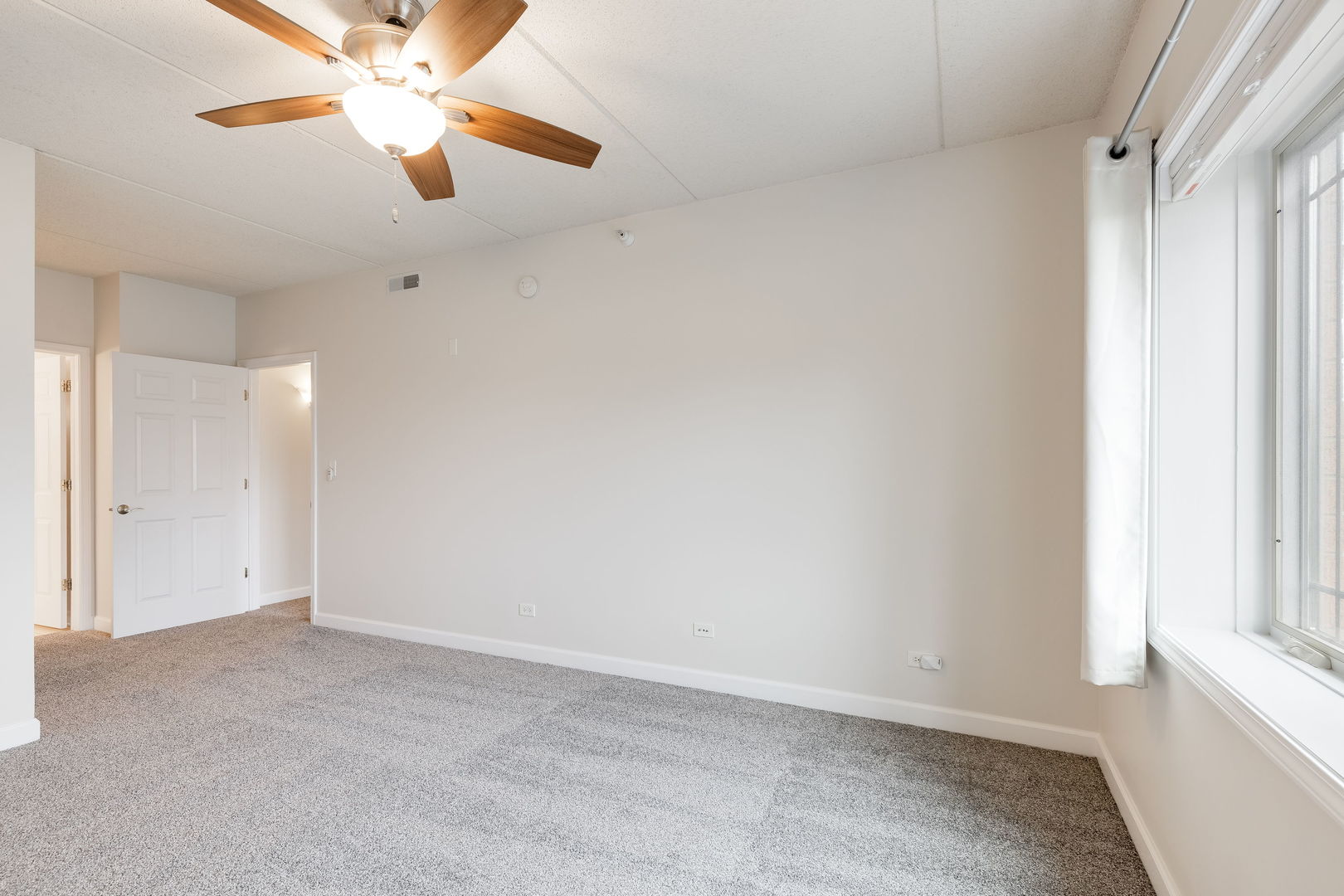 77 N Wolf Road #206, Northlake, IL 60164