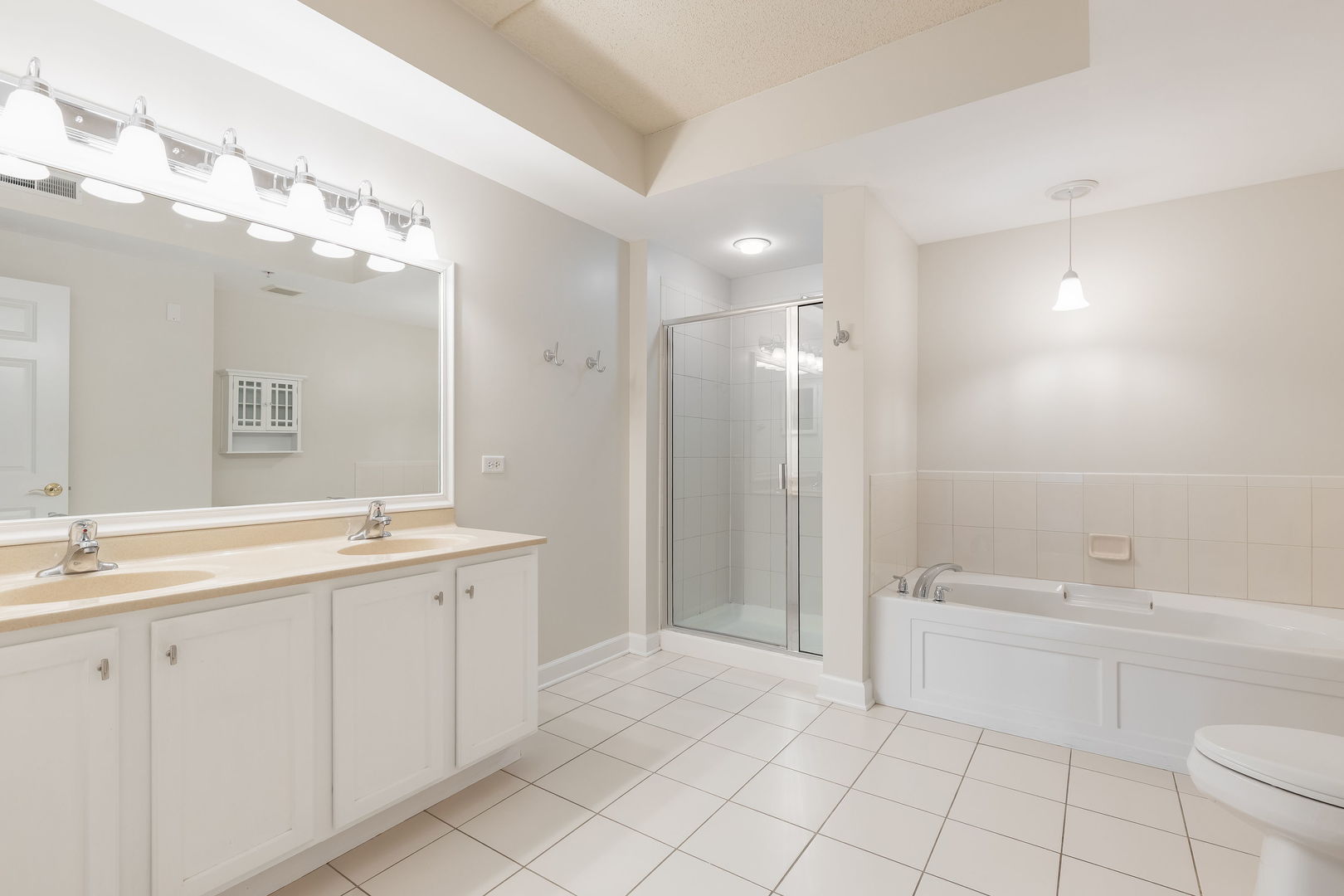 77 N Wolf Road #206, Northlake, IL 60164