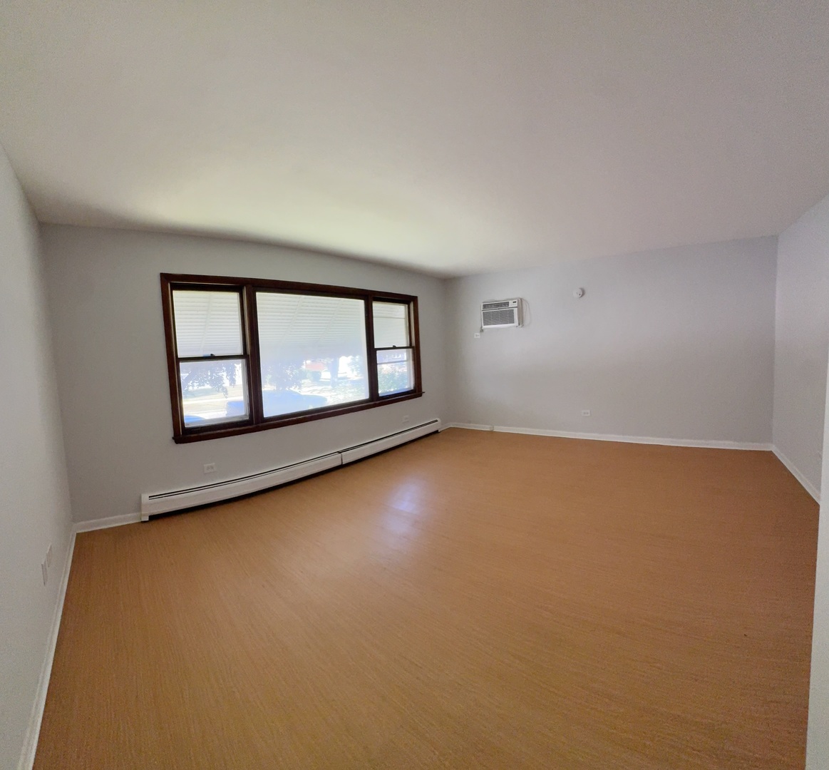 1619 N 35th Avenue #1, Melrose Park, IL 60160