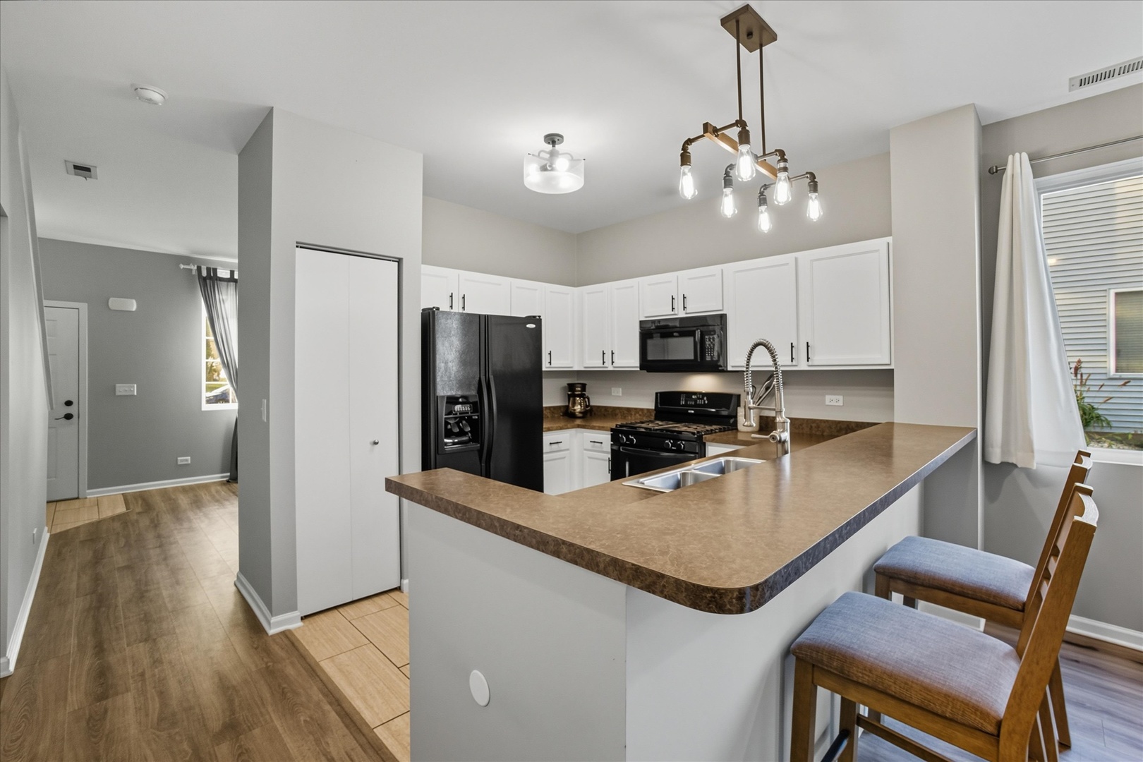 819 Daniel Drive, Minooka, IL 60447