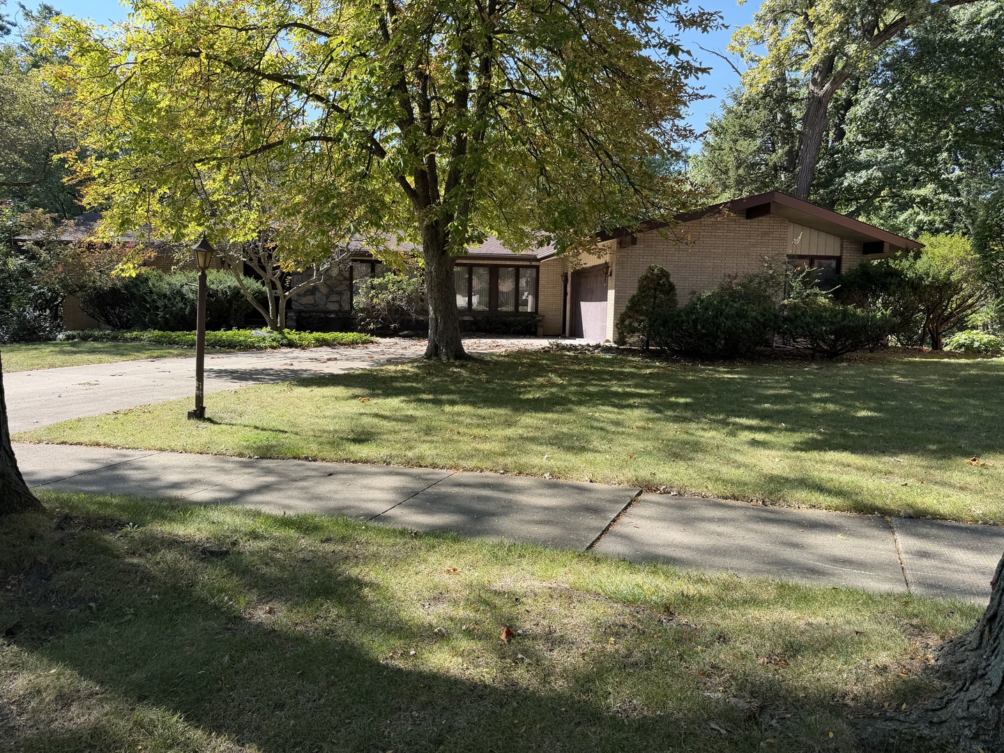 17324 Greenwood Avenue, South Holland, IL 60473