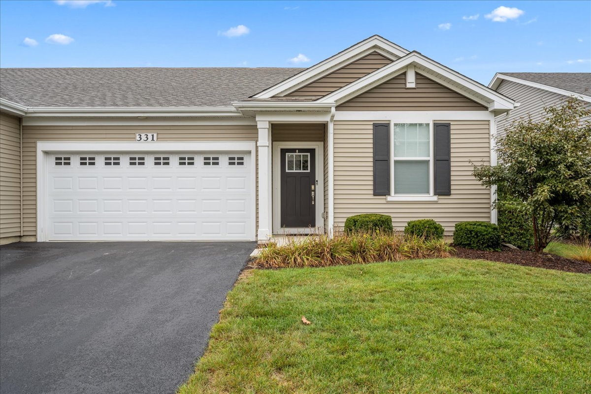 331 Sussex Lane, North Aurora, IL 60542