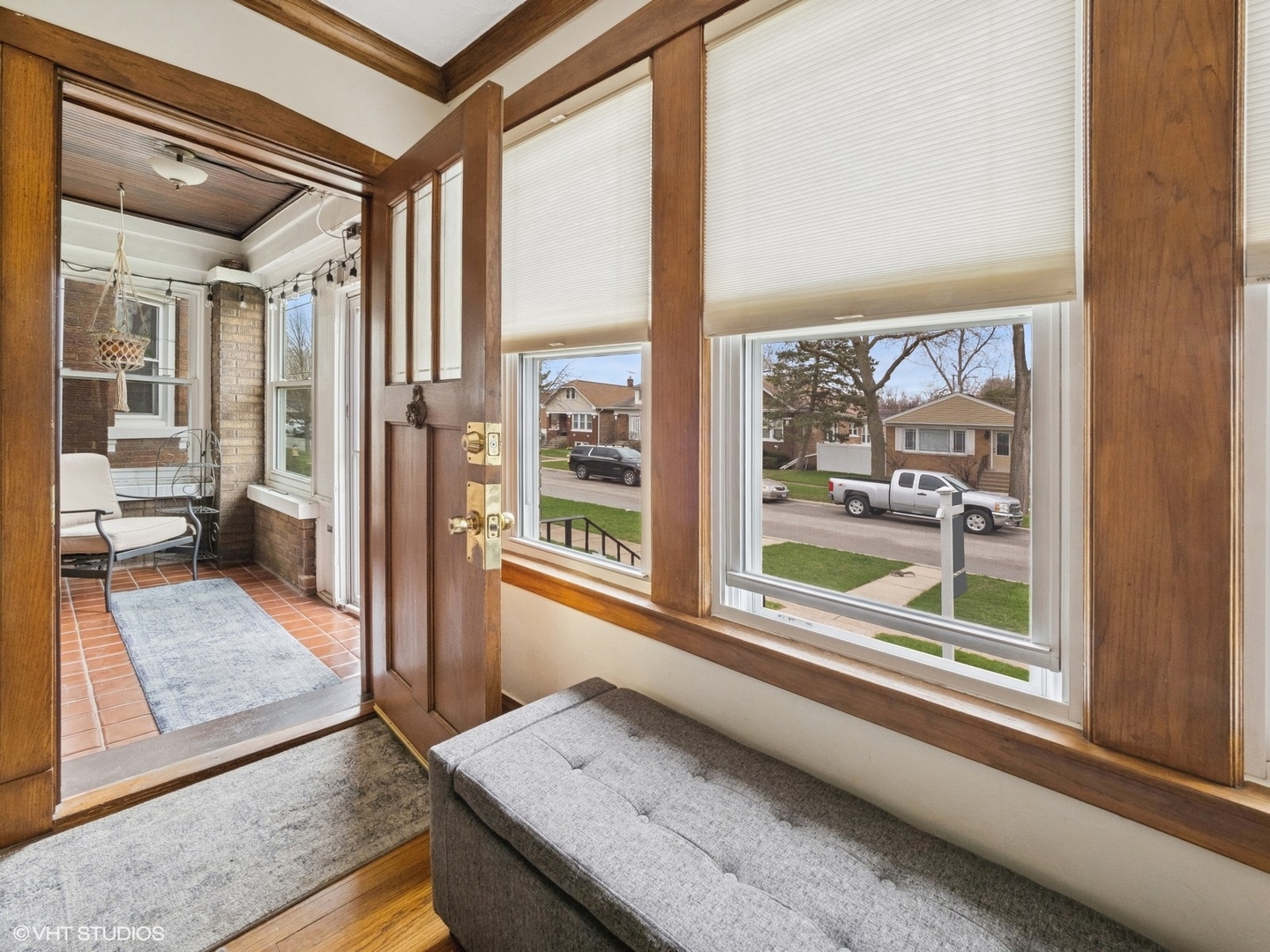 3328 Vernon Avenue, Brookfield, IL 60513