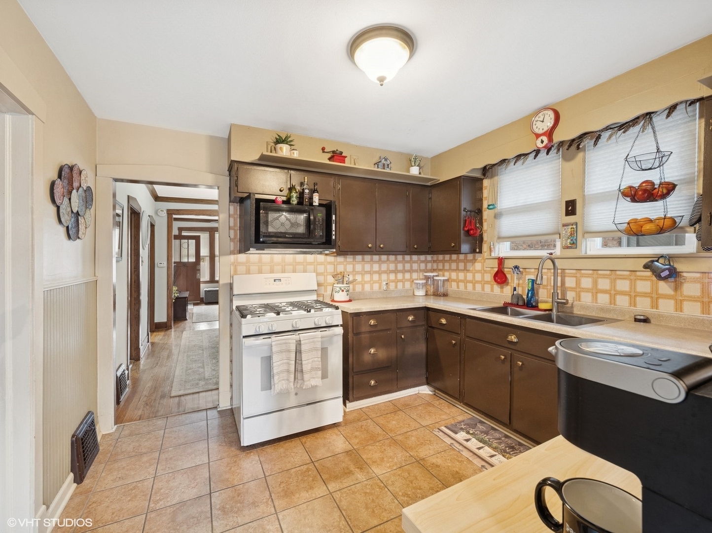 3328 Vernon Avenue, Brookfield, IL 60513