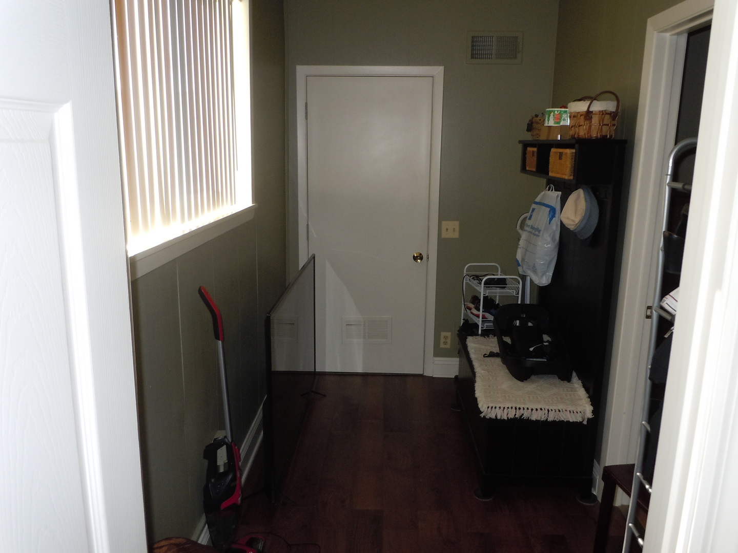 138 W Irving Park Road #1, Wood Dale, IL 60191