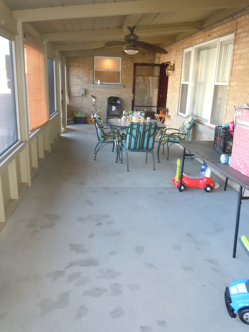 138 W Irving Park Road #1, Wood Dale, IL 60191