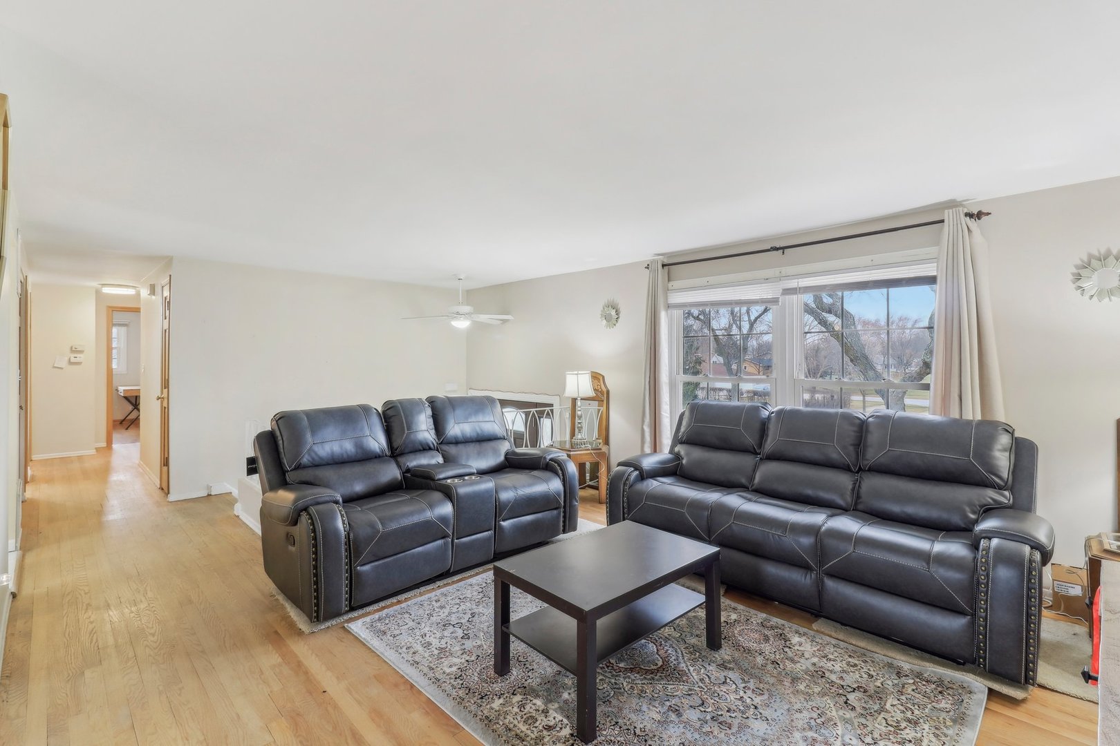 712 Dante Court, Schaumburg, IL 60193