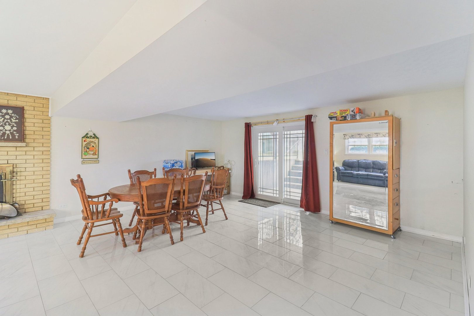 712 Dante Court, Schaumburg, IL 60193
