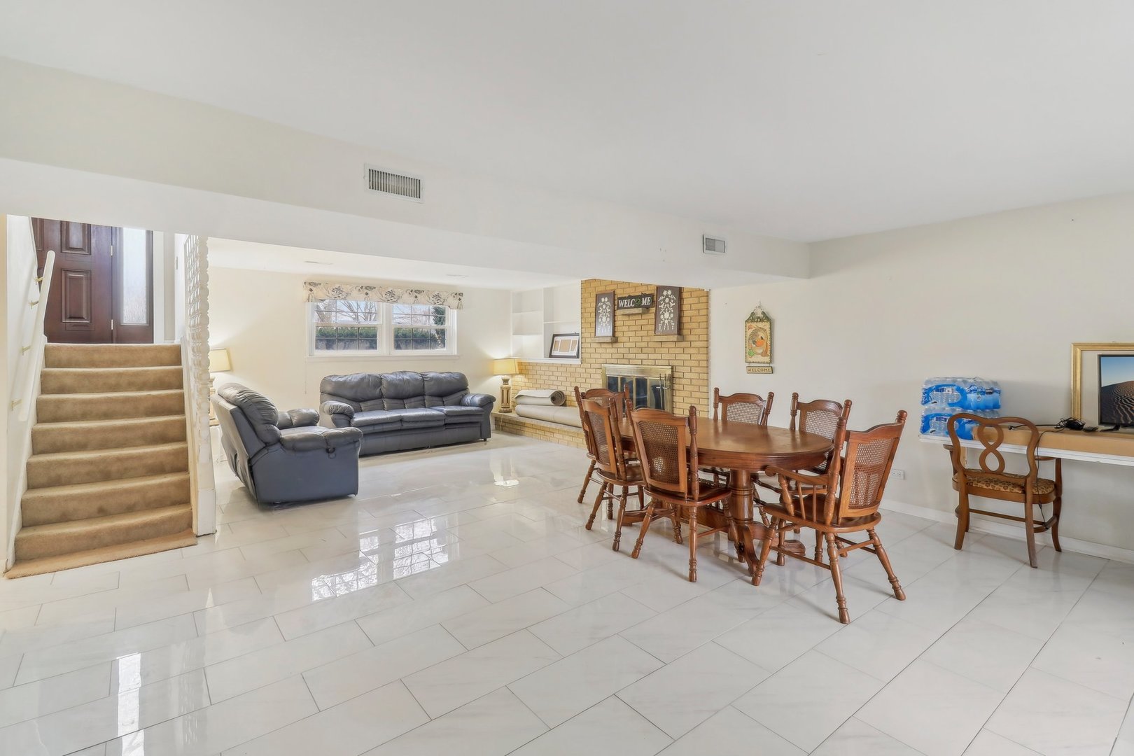 712 Dante Court, Schaumburg, IL 60193
