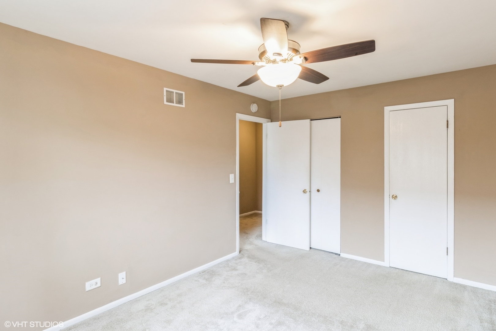 1423 Sacramento Drive #1423, Hanover Park, IL 60133