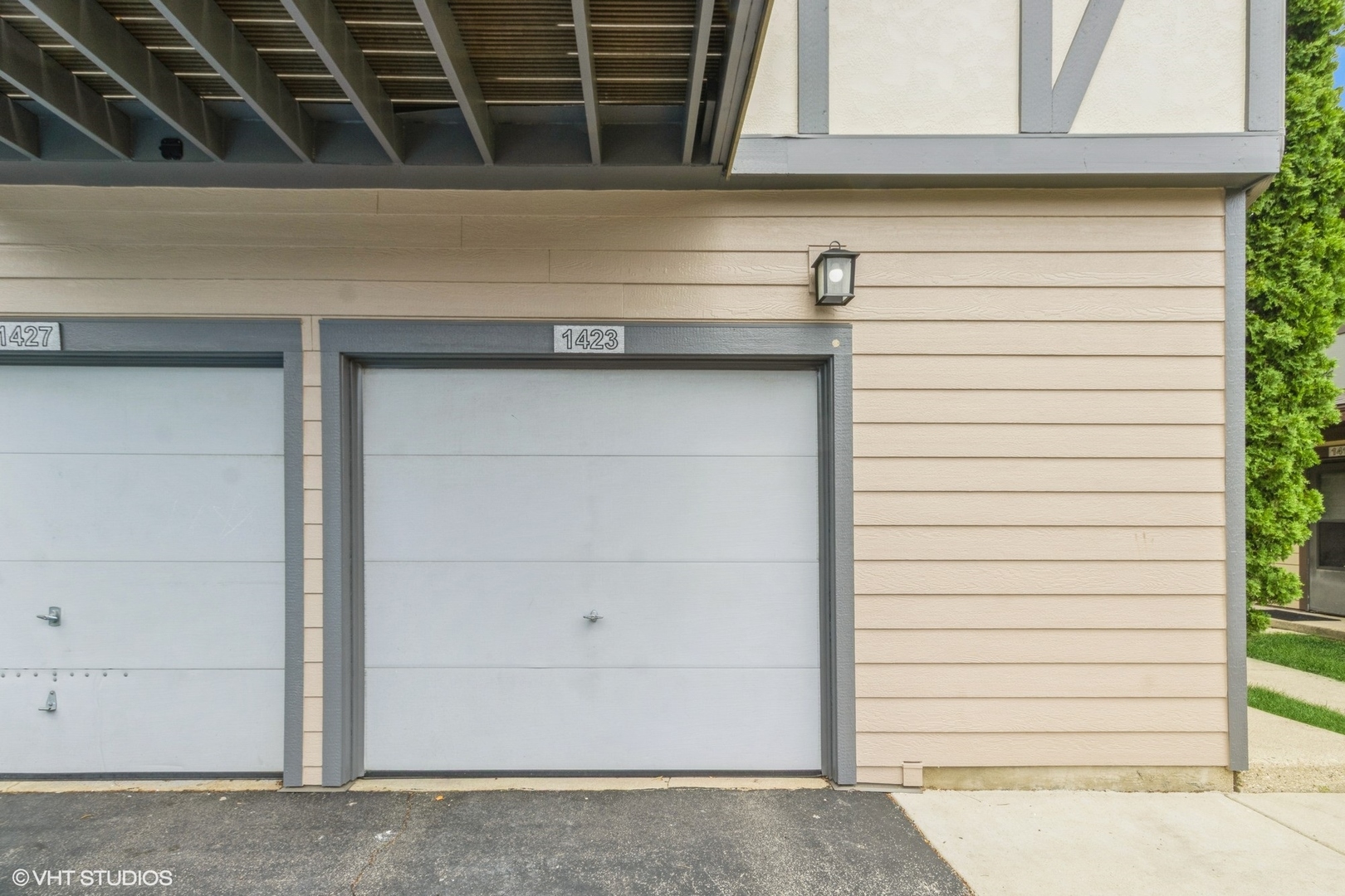 1423 Sacramento Drive #1423, Hanover Park, IL 60133