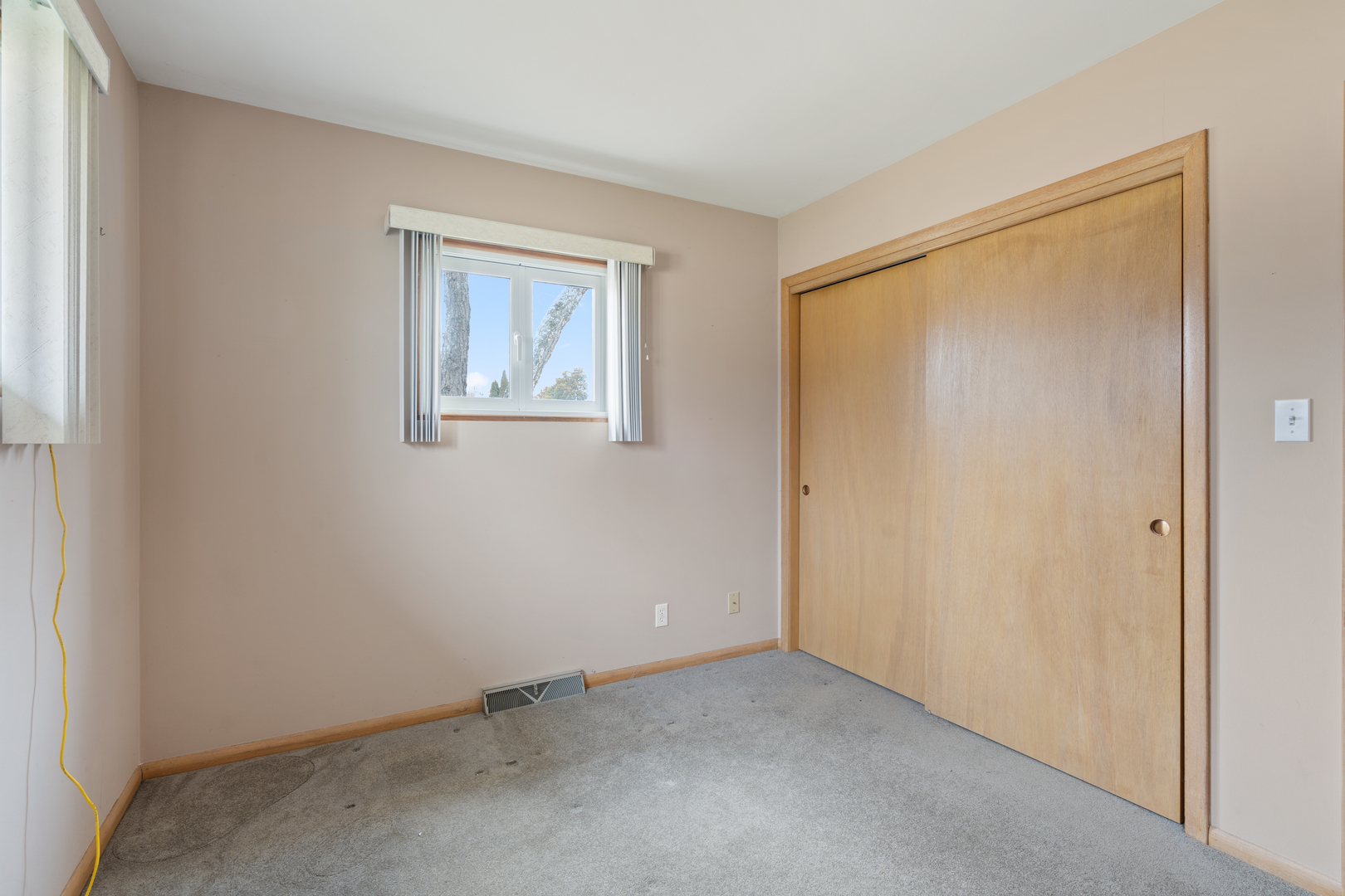 537-541 N Edgelawn Drive #541, Aurora, IL 60506