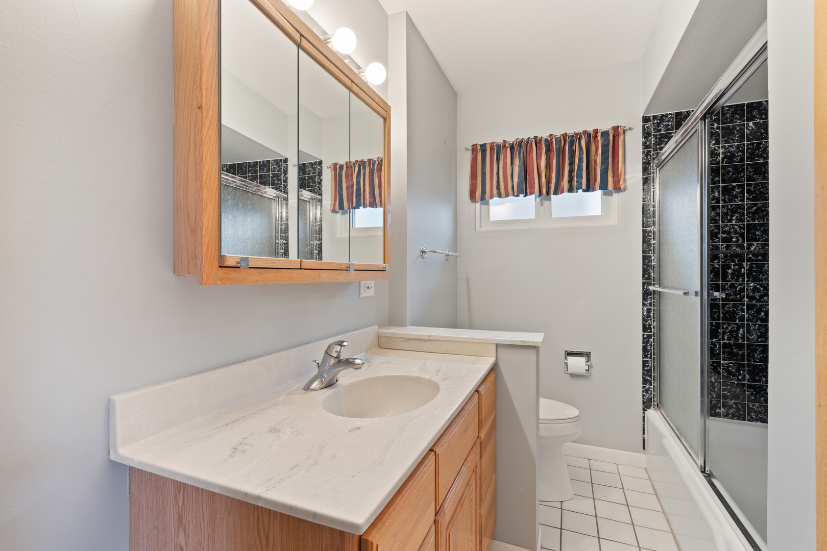 537-541 N Edgelawn Drive #541, Aurora, IL 60506