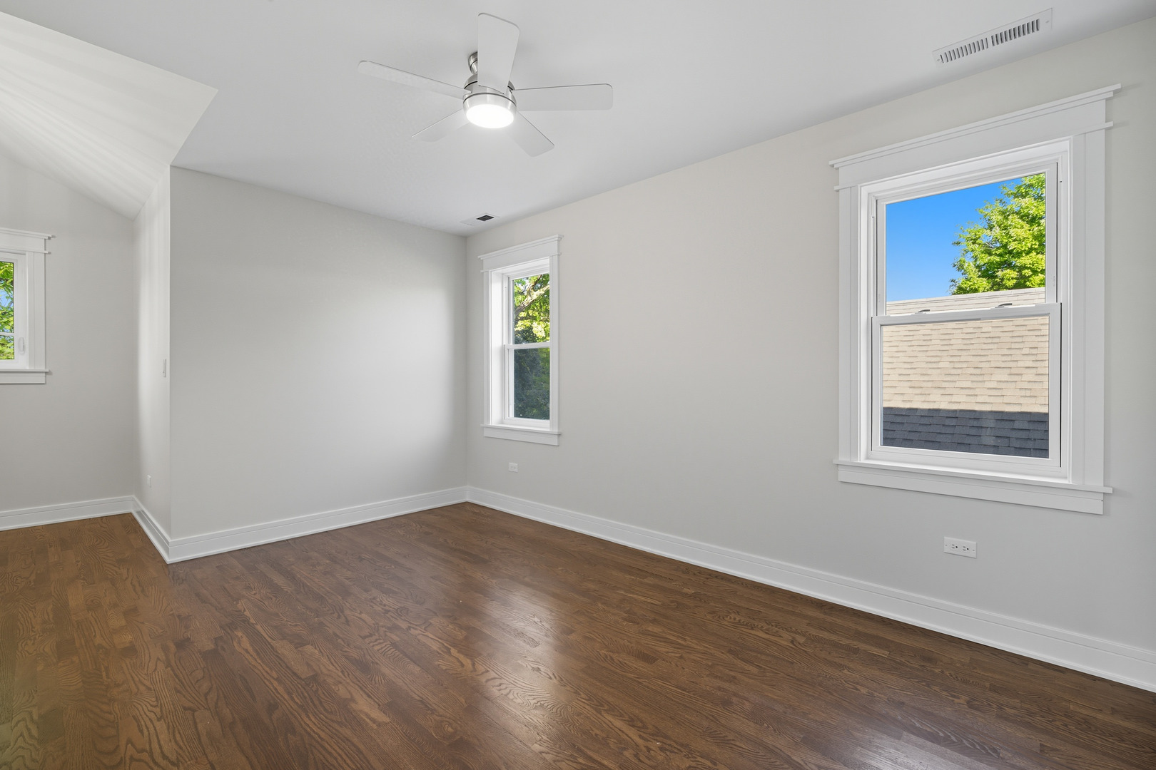 6109 W Berenice Avenue, Chicago, IL 60634