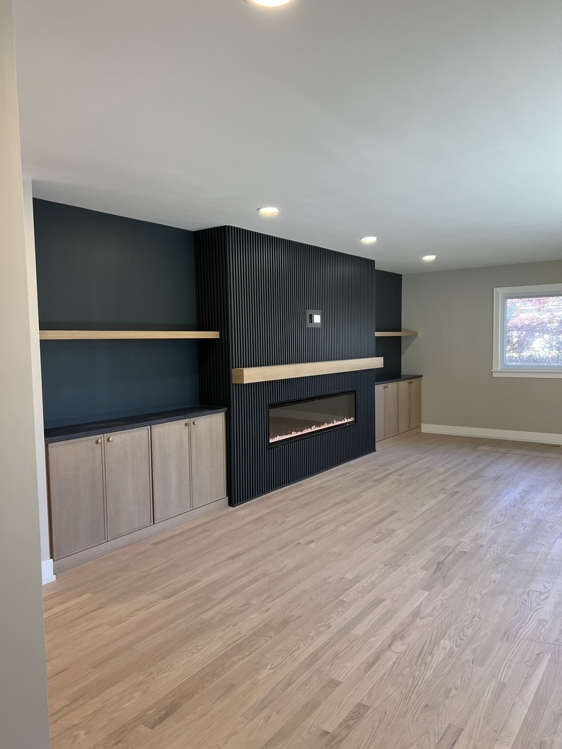 705 S Edgewood Avenue, Elmhurst, IL 60126