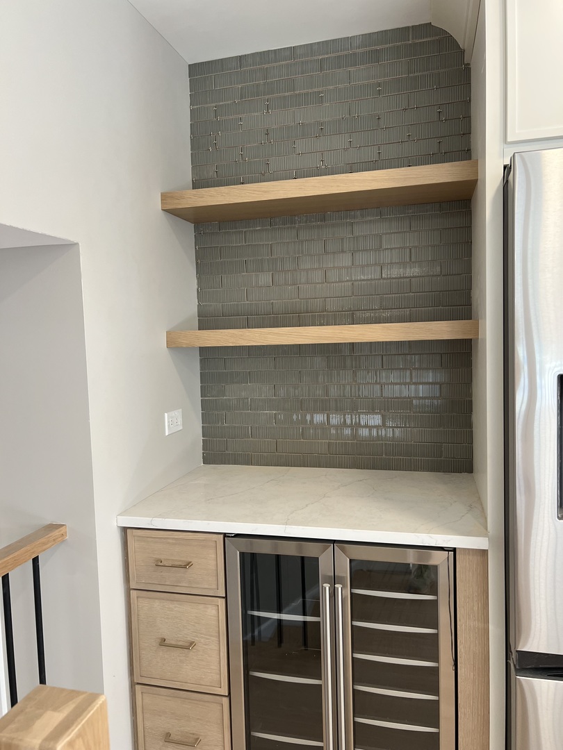 705 S Edgewood Avenue, Elmhurst, IL 60126