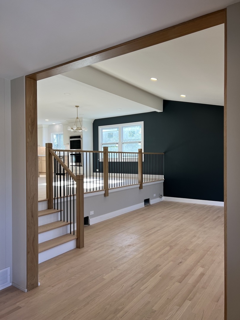 705 S Edgewood Avenue, Elmhurst, IL 60126