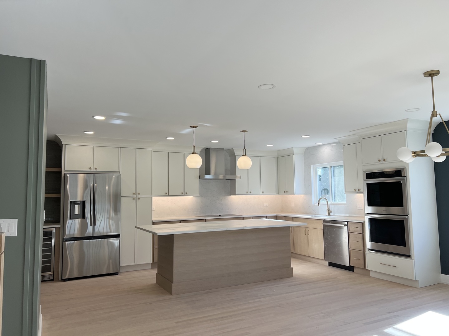 705 S Edgewood Avenue, Elmhurst, IL 60126