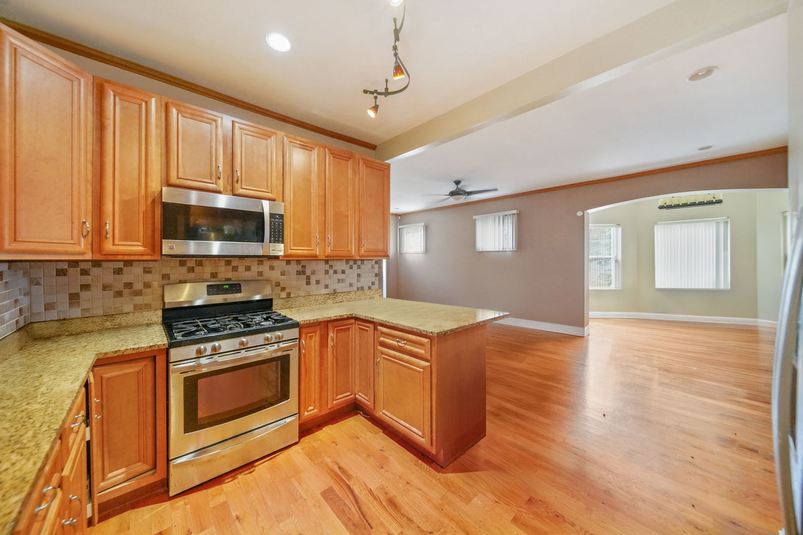 11326 S Parnell Avenue, Chicago, IL 60628