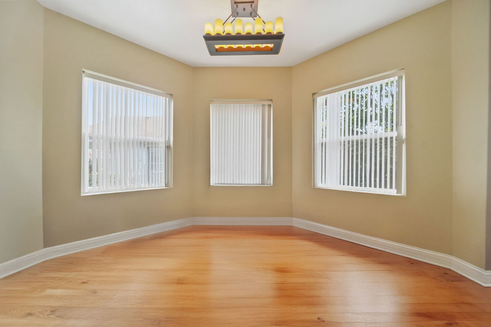 11326 S Parnell Avenue, Chicago, IL 60628