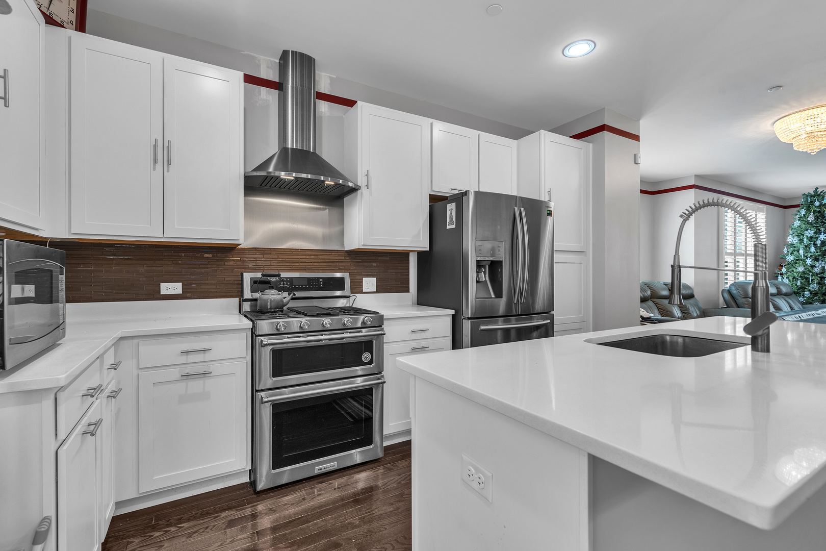 843 Lexington Circle #E, Des Plaines, IL 60016