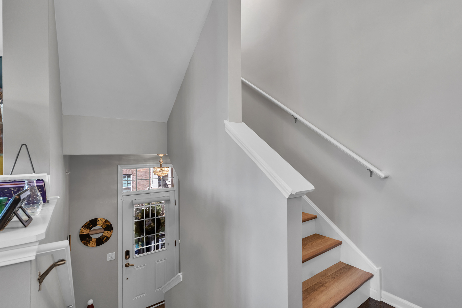 843 Lexington Circle #E, Des Plaines, IL 60016