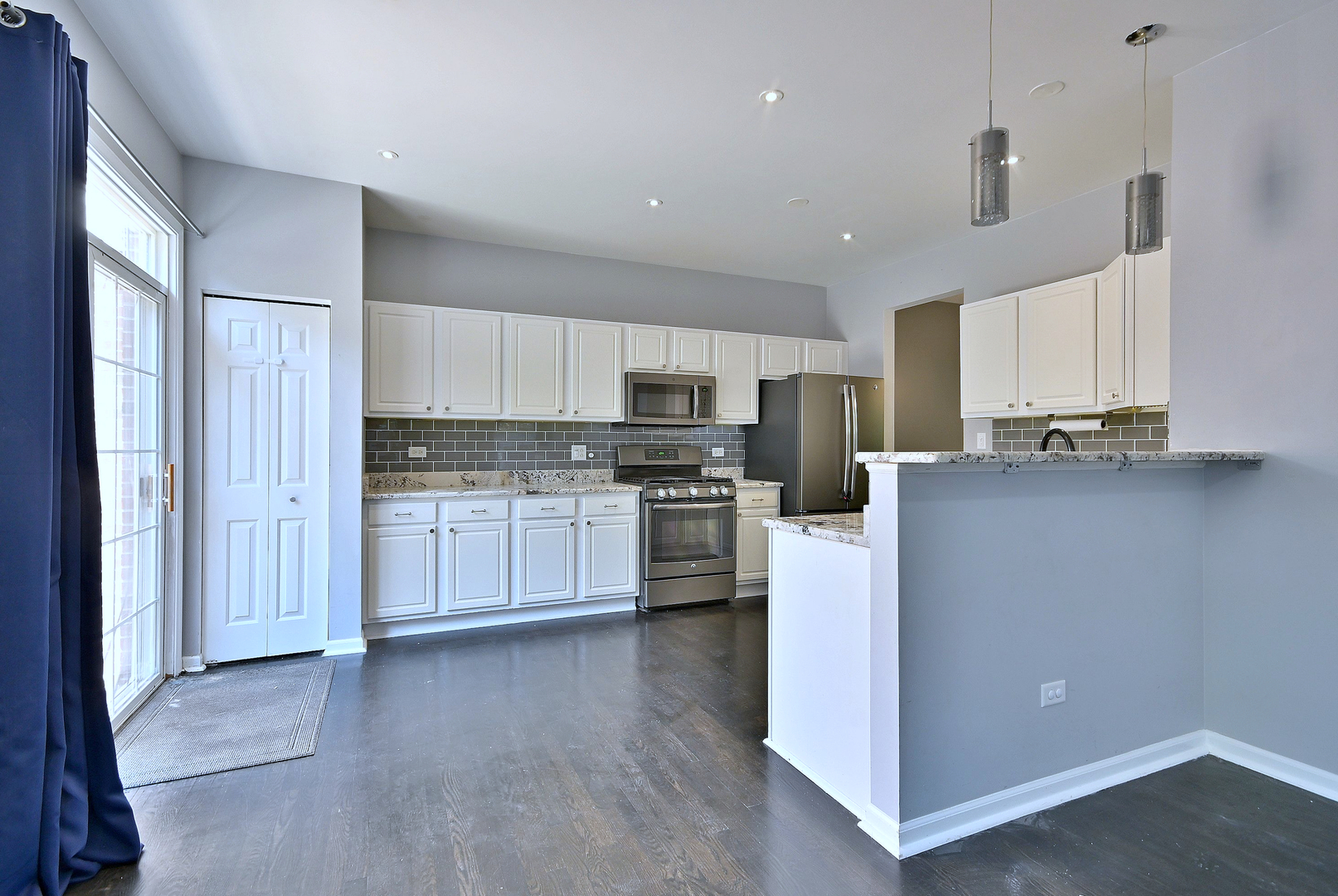 6669 Pine Lake Drive, Tinley Park, IL 60477