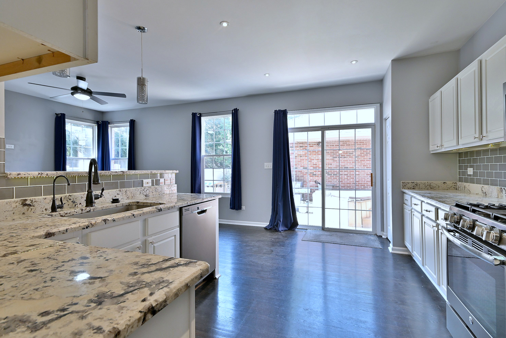 6669 Pine Lake Drive, Tinley Park, IL 60477