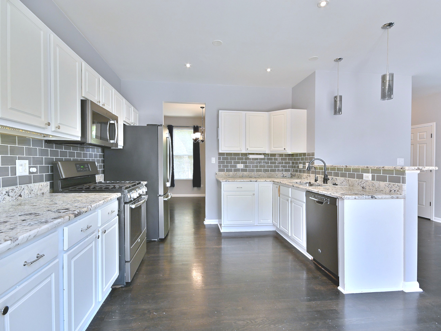 6669 Pine Lake Drive, Tinley Park, IL 60477