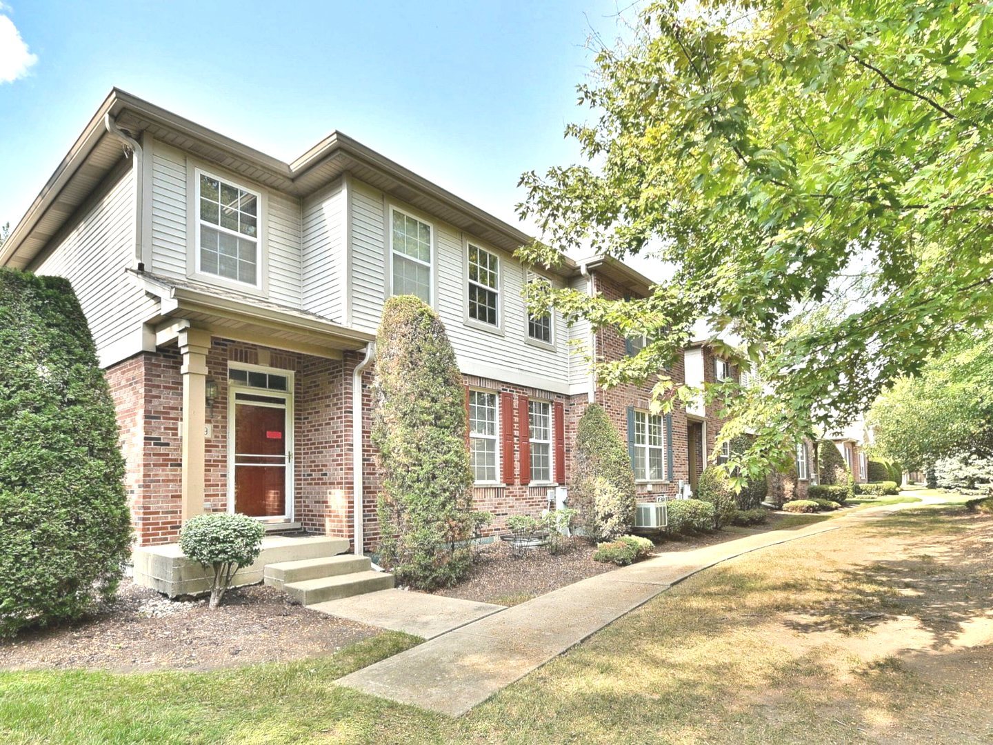 6669 Pine Lake Drive, Tinley Park, IL 60477