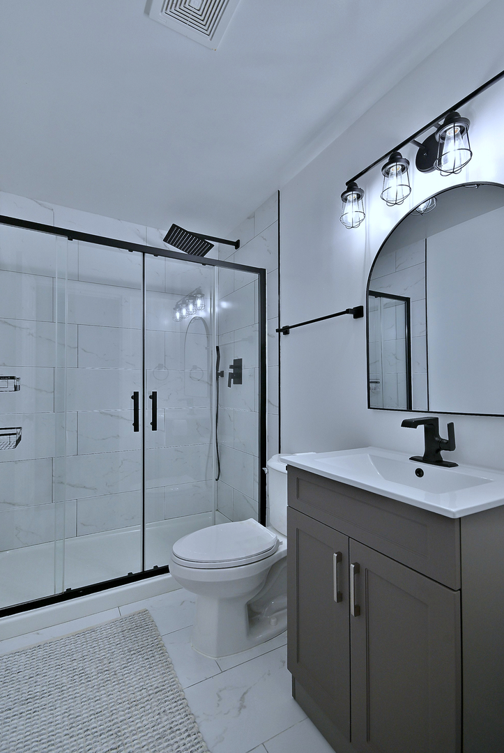 6669 Pine Lake Drive, Tinley Park, IL 60477