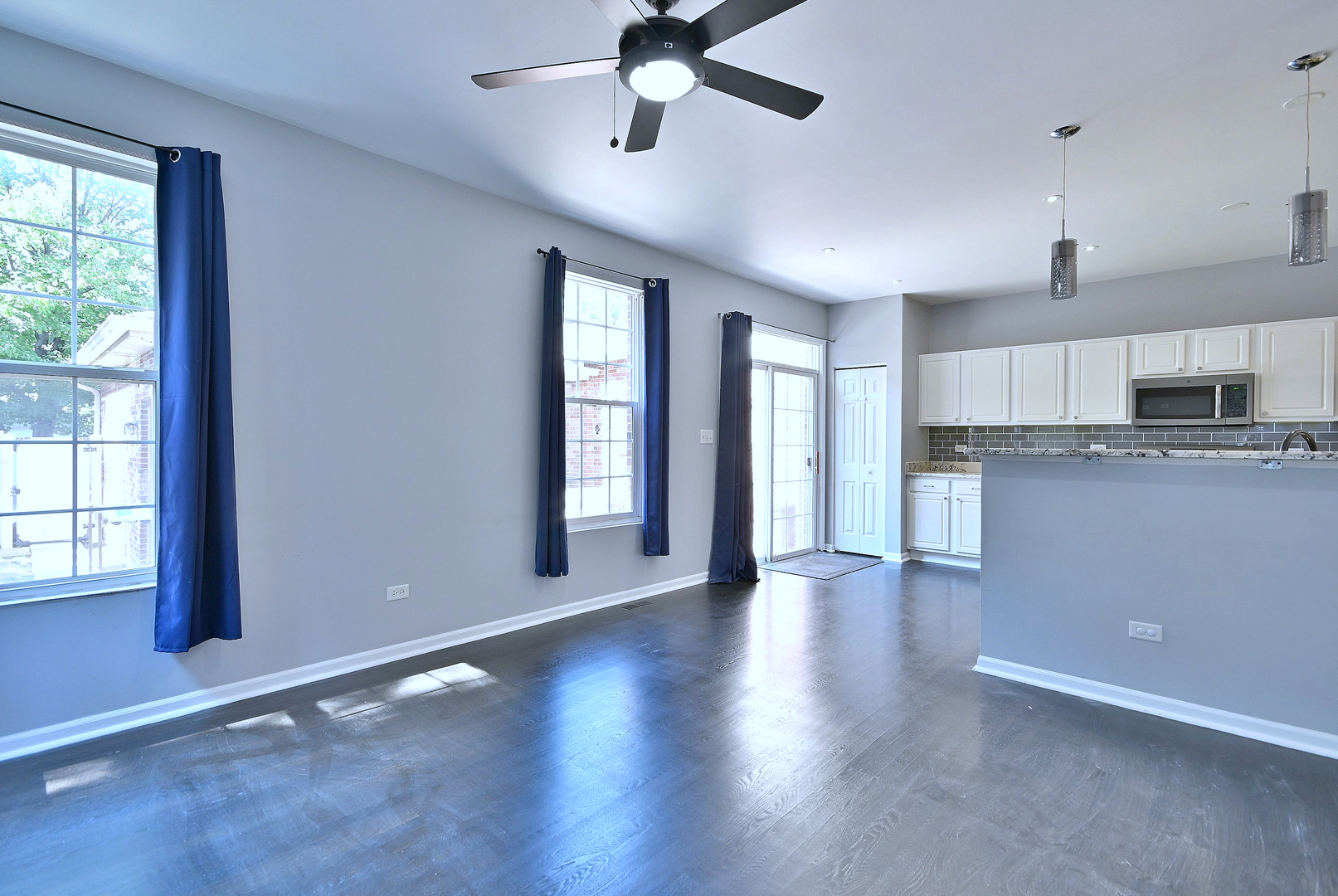 6669 Pine Lake Drive, Tinley Park, IL 60477