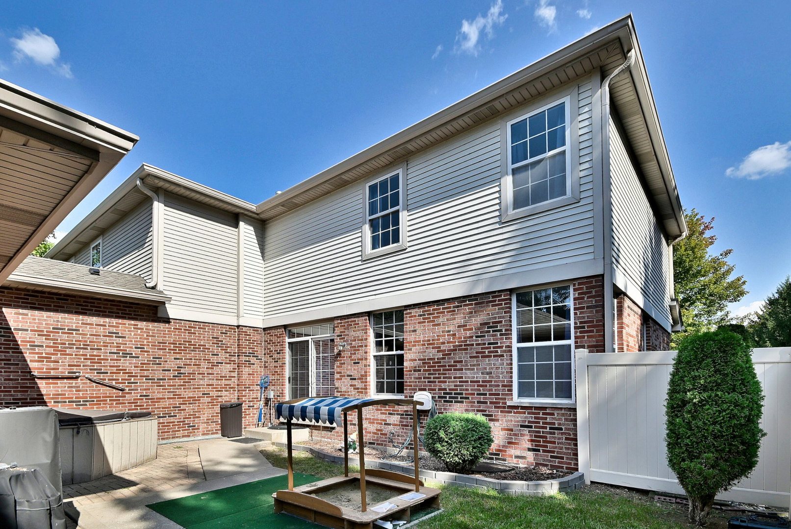 6669 Pine Lake Drive, Tinley Park, IL 60477