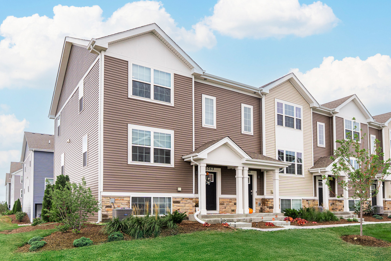 1053 Briar Glen Court, Hampshire, IL 60140
