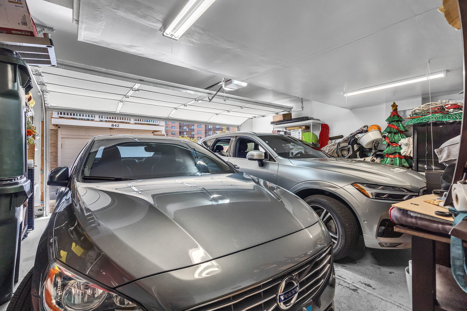 843 Lexington Circle, Des Plaines, IL 60016