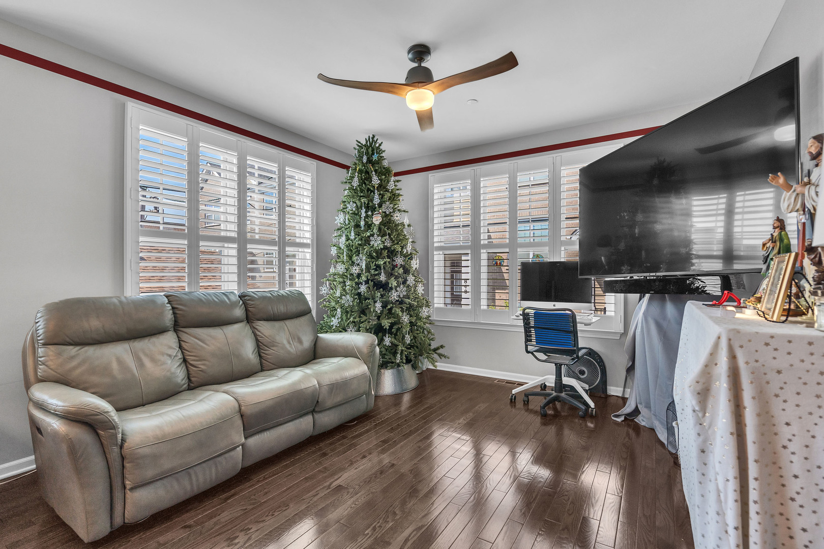 843 Lexington Circle, Des Plaines, IL 60016