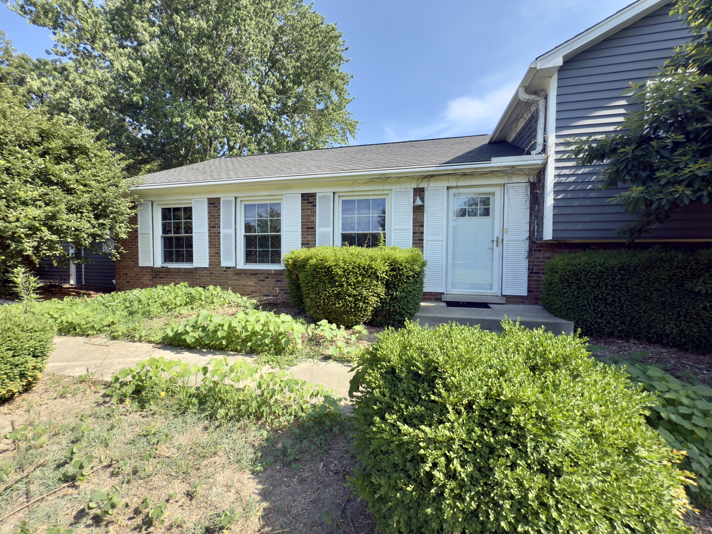 1848 E Marmion Place, Crete, IL 60417