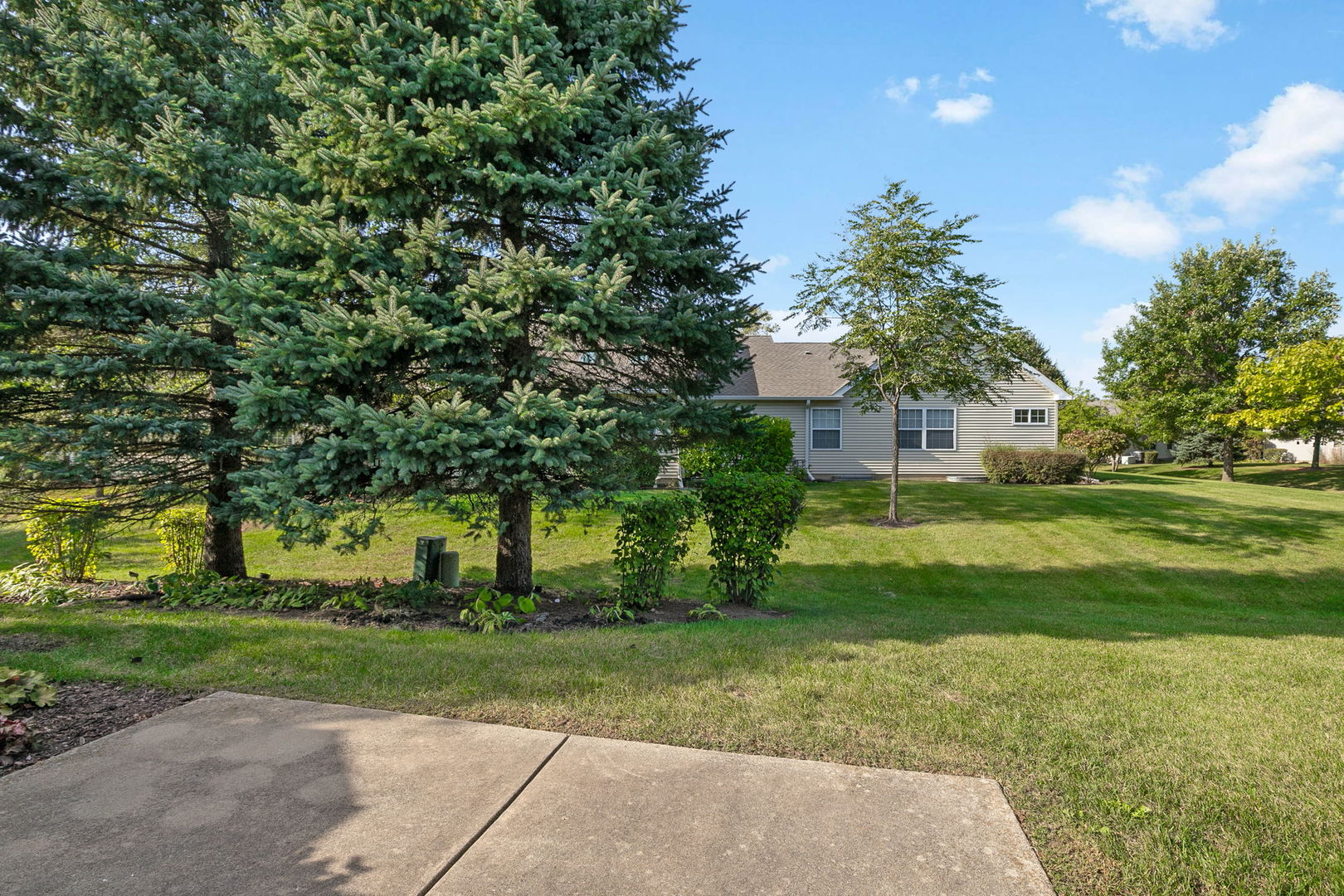 272 Enfield Lane, Grayslake, IL 60030