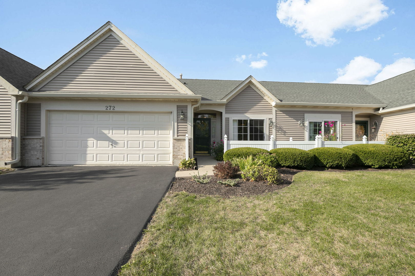 272 Enfield Lane, Grayslake, IL 60030