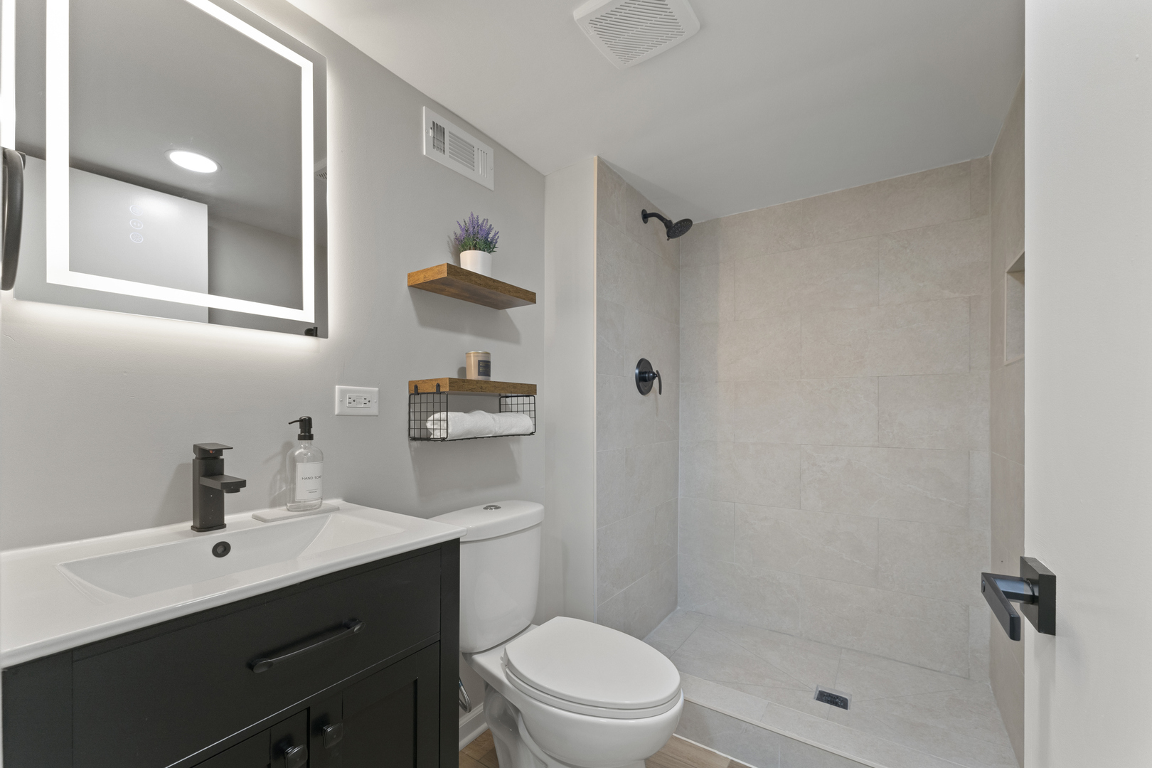 153 Grove Avenue, Glen Ellyn, IL 60137