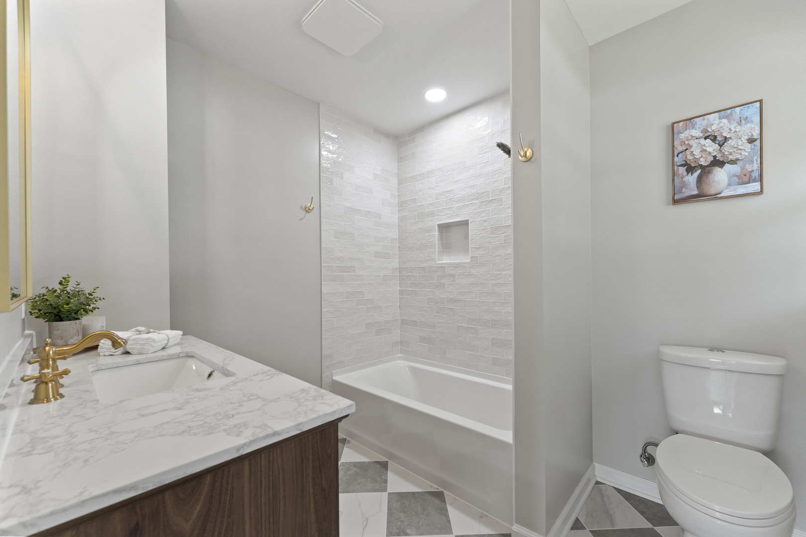 153 Grove Avenue, Glen Ellyn, IL 60137