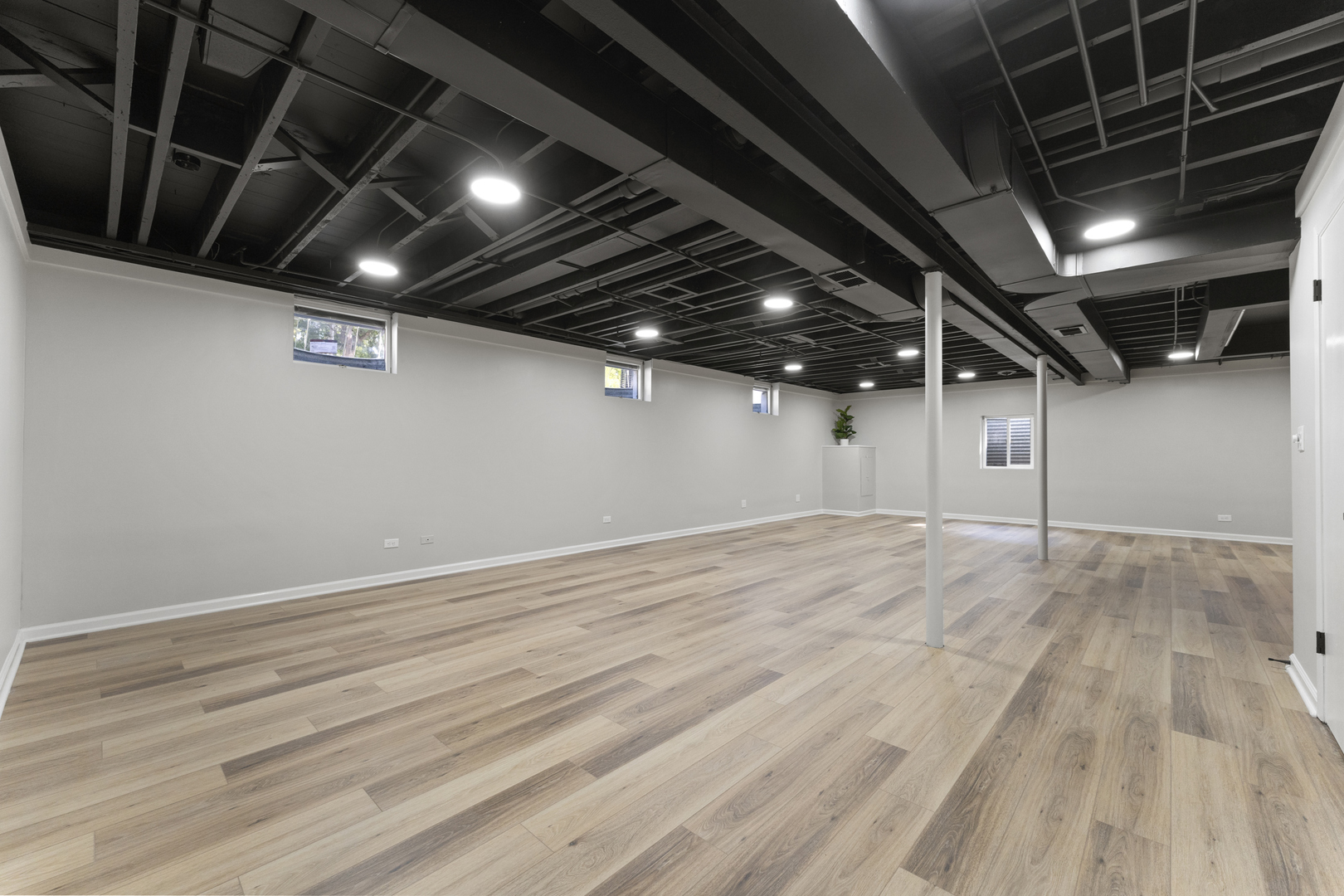 153 Grove Avenue, Glen Ellyn, IL 60137