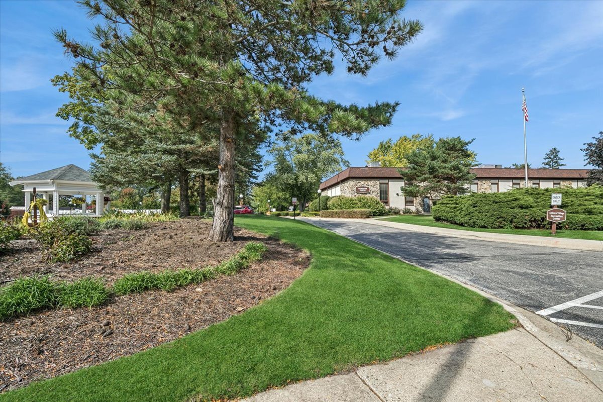 7302 Dunwood Court, Fox Lake, IL 60020