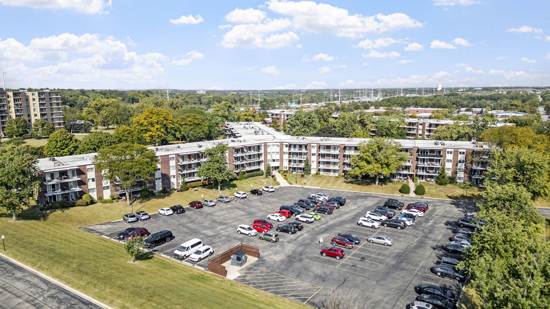 5540 Walnut Avenue #4A, Downers Grove, IL 60515